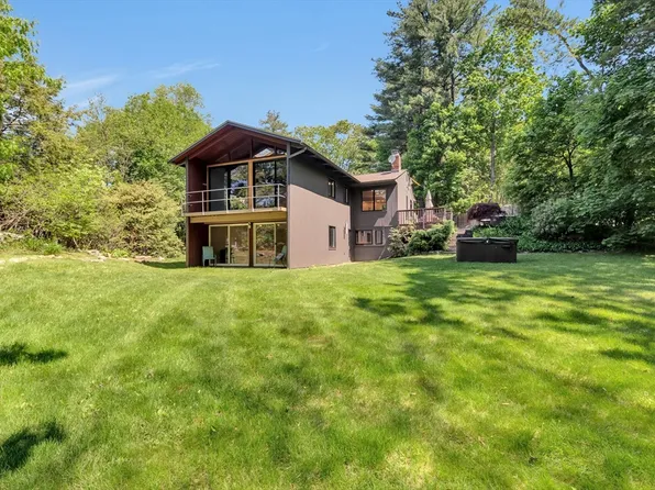 552 Concord Ave, Lexington, MA 02421
