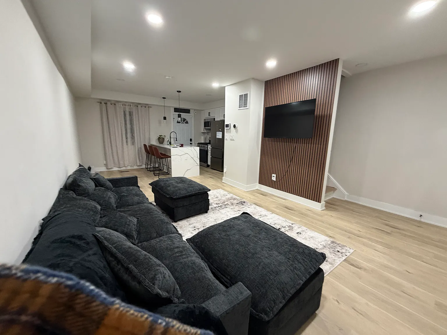 2 bed, 1248 sqft, $2,200 — Photo 3