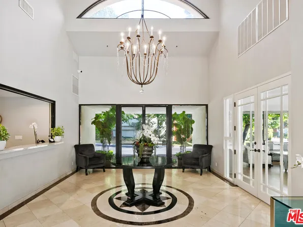 2102 Century Park Ln APT 217, Los Angeles, CA 90067