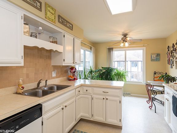 3rd image of 1512 Kennicott Ct #2C