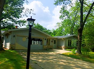 6730 Fairmount Ave, Downers Grove, IL 60516