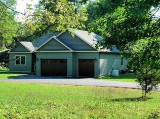 260 Rockefeller Ln, Red Hook, NY 12571