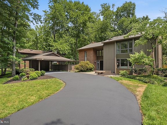 5th image of 3211 Chichester Ln