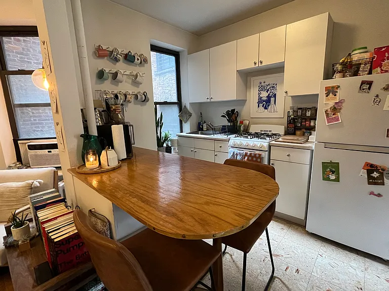 542 E 82nd St #18 — Photo 4