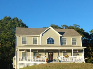 13 Casean Ct, Waterford, CT 06385