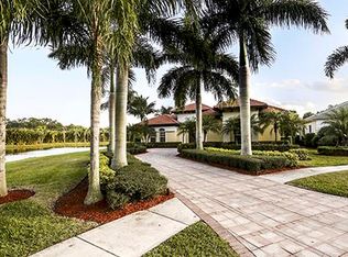 9074 Lakes Blvd, West Palm Beach, FL 33412