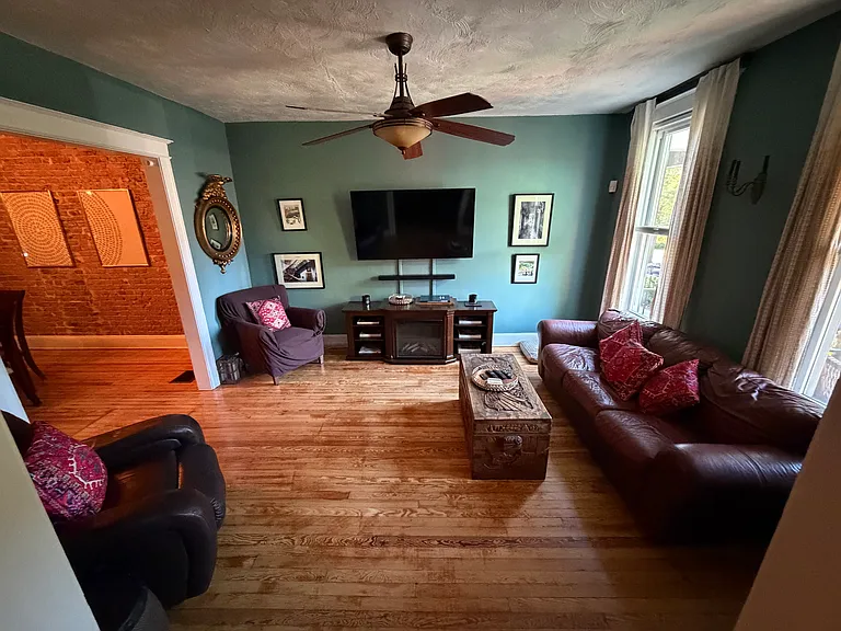 1214 Neal St NE — Photo 2