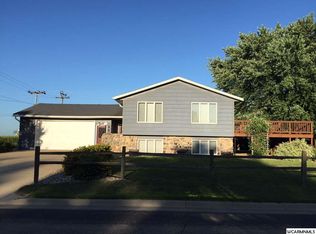 550 1st St, Walnut Grove, MN 56180