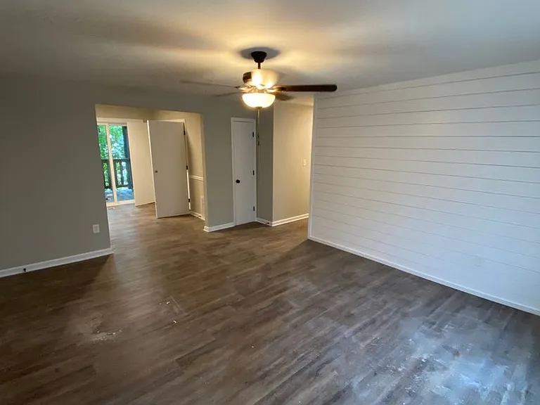 143 Sandburg St — Photo 3