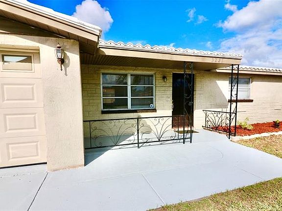 2nd image of 3221 Holiday Lake Dr