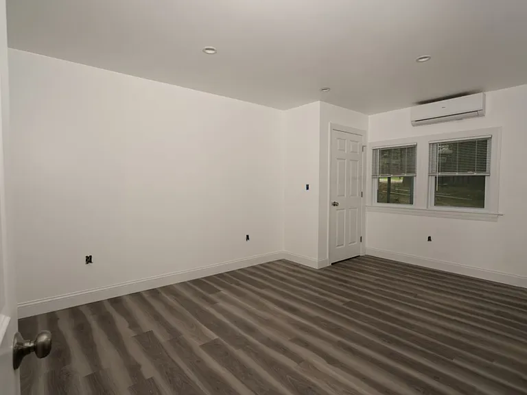 11 Park St — Photo 13
