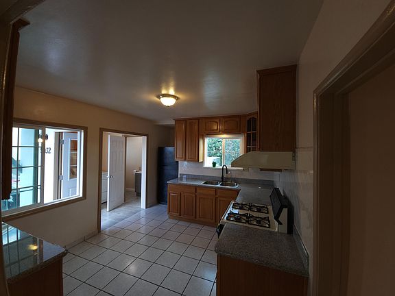 5th image of 9032 Bentel Ave