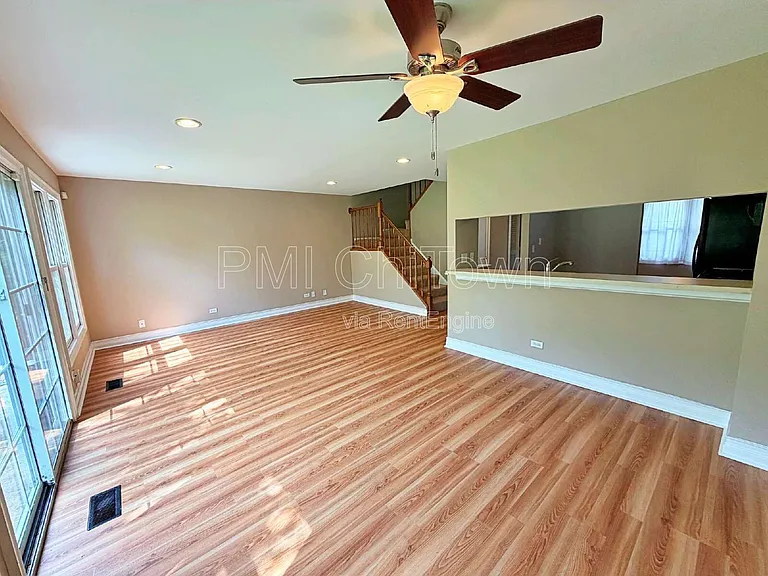 262 Greensboro Ct — Photo 4