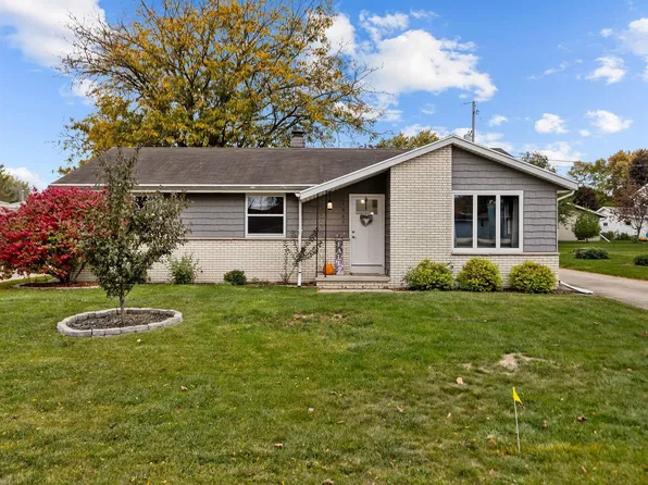 1065 Green Acres Ln, Neenah, WI 54956