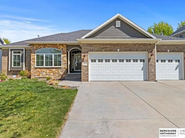 2310 Scotch Pine Trl, Lincoln, NE 68512