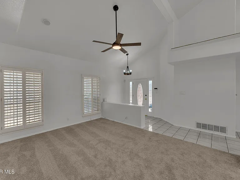 1325 Whirlaway Dr — Photo 2