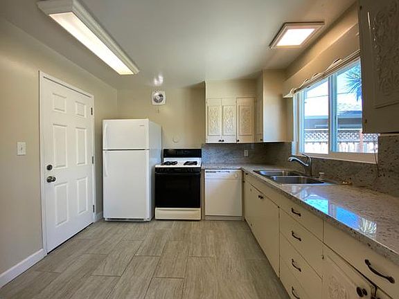 3rd image of 1257 Lynn Way