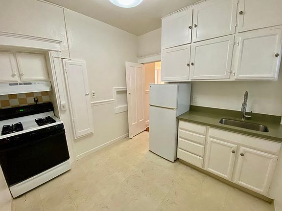 2nd image of 1700 Anza St #5