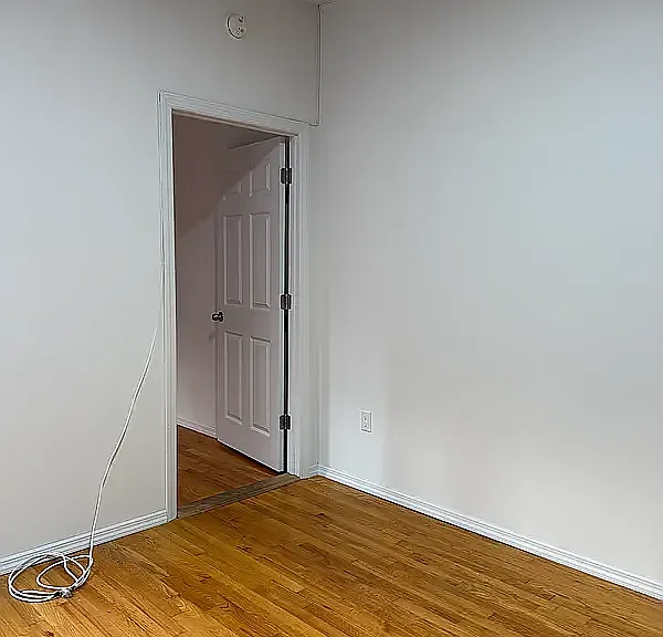 32-26 41st St #4A — Photo 2