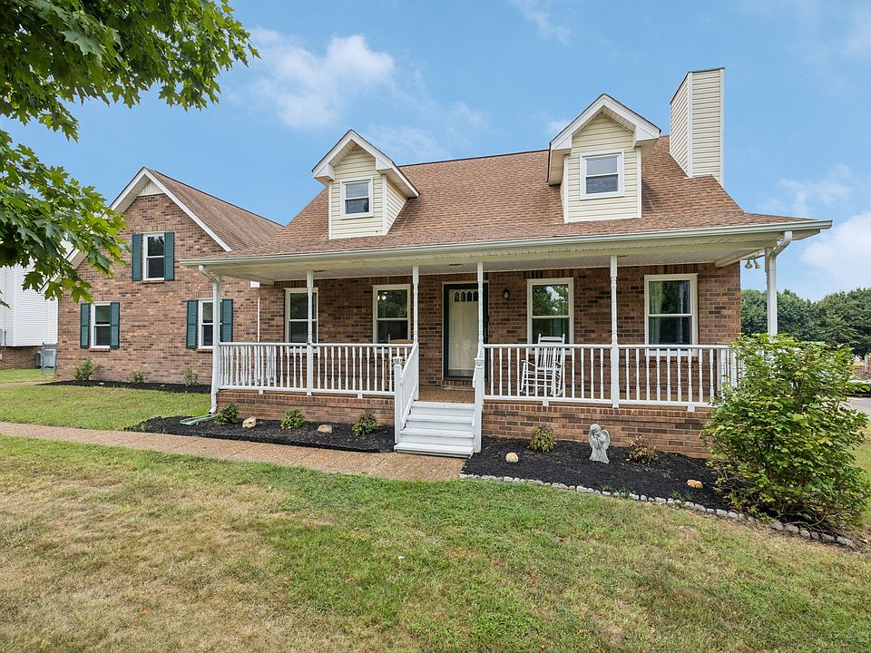 1st image of 213 Lone Oak Dr