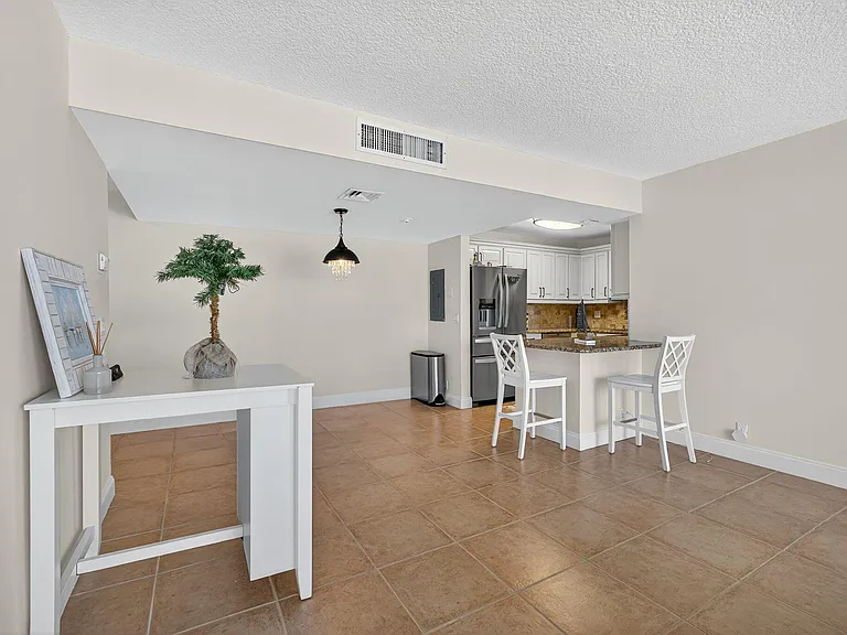336 Golfview Rd #905 — Photo 12