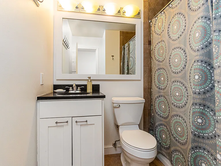 2320 Sanford St — Photo 19