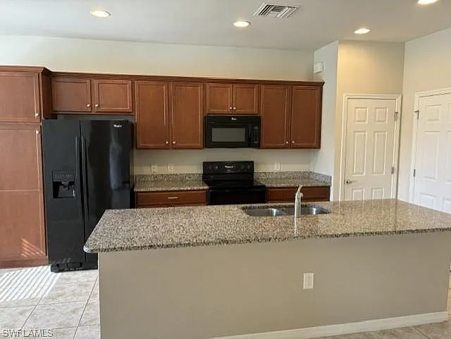 3 bed, 2.0 bath, 1901 sqft, $2,550 — Photo 4