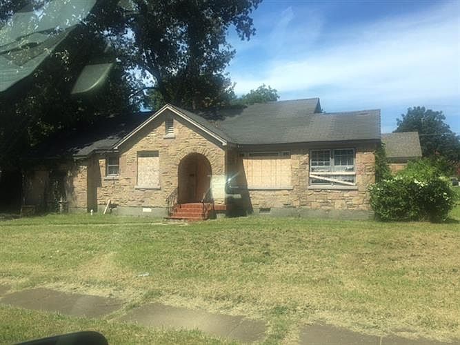 1st image of 712 E McKellar Ave