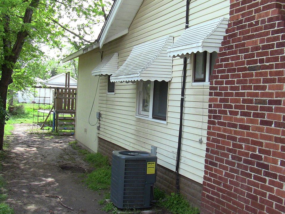 2nd image of 511 S 56th Ave W