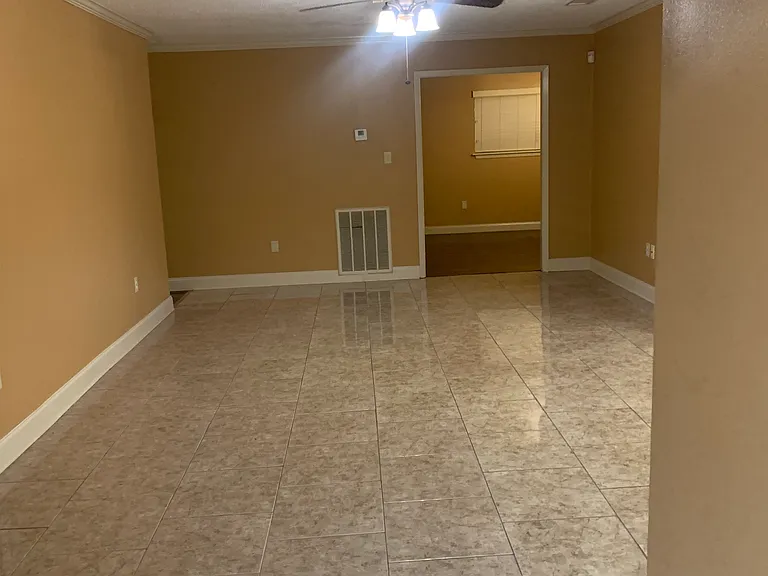 516 Susan Dr — Photo 4