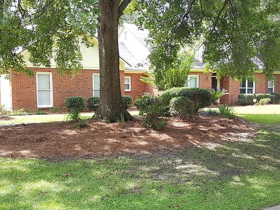 3rd image of 3701 Sedgefield Dr