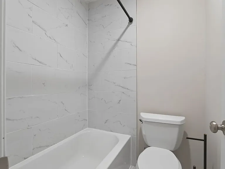 506 Biltmore Dr — Photo 11