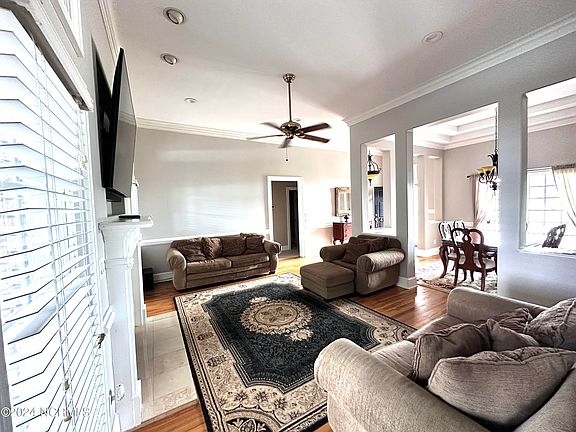 5th image of 4803 Brandenburg Street