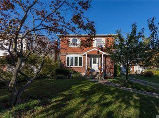 3002 Trinity St, Oceanside, NY 11572