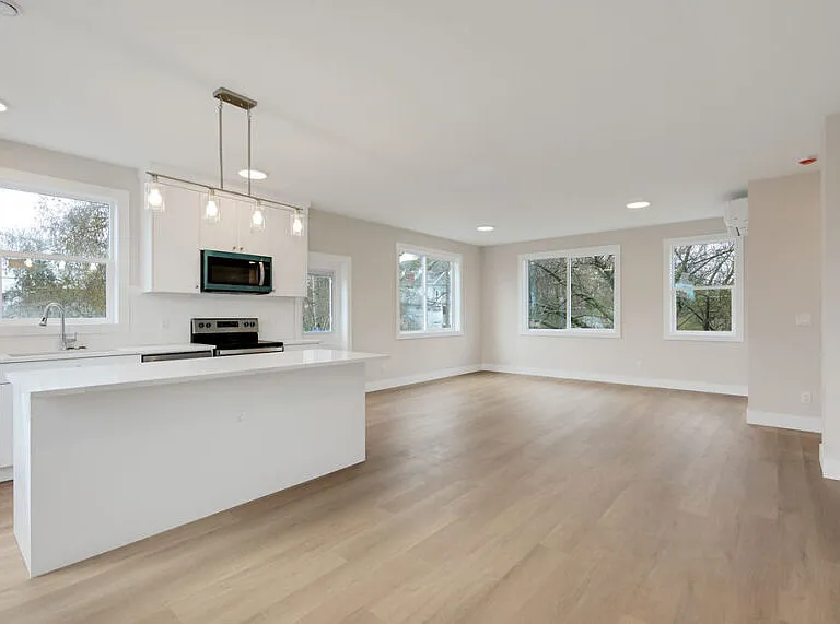 710 Catherine St — Photo 6