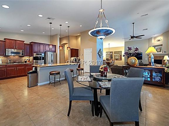 Kitchen/eating nook