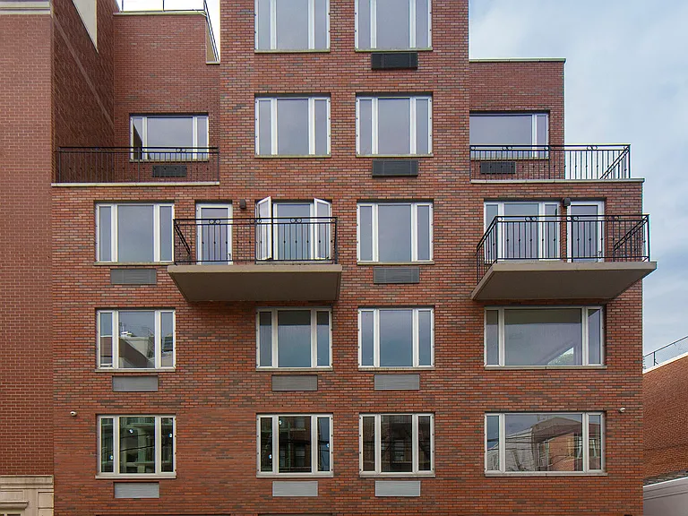 26-25 28th St #3E — Photo 1