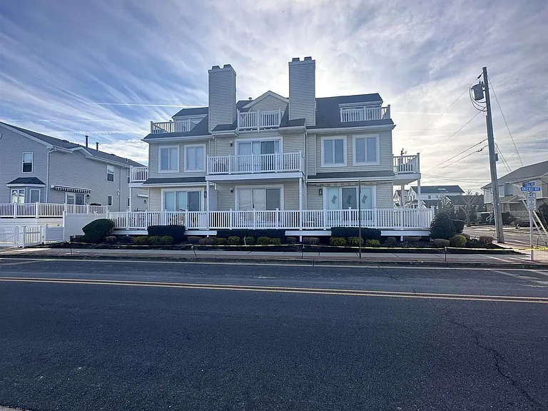 227 N 36th Ave — Photo 15