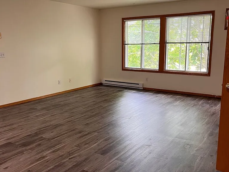 1266-1301 Winston Dr — Photo 15