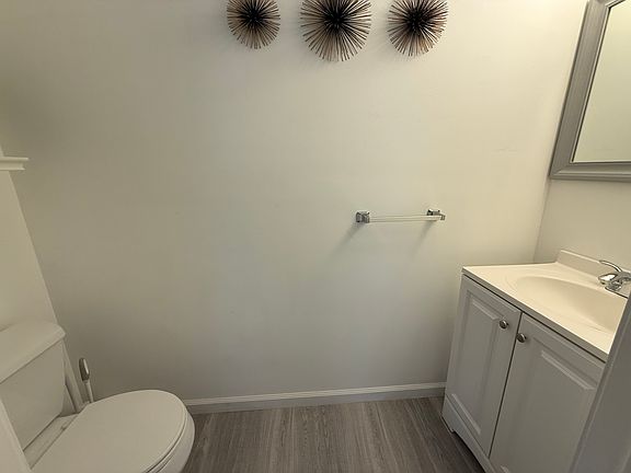 4th image of 399 Villa Ave
