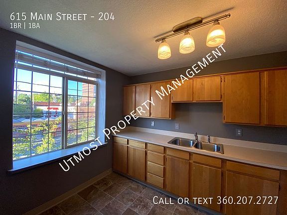 3rd image of 615 Main St APT 204