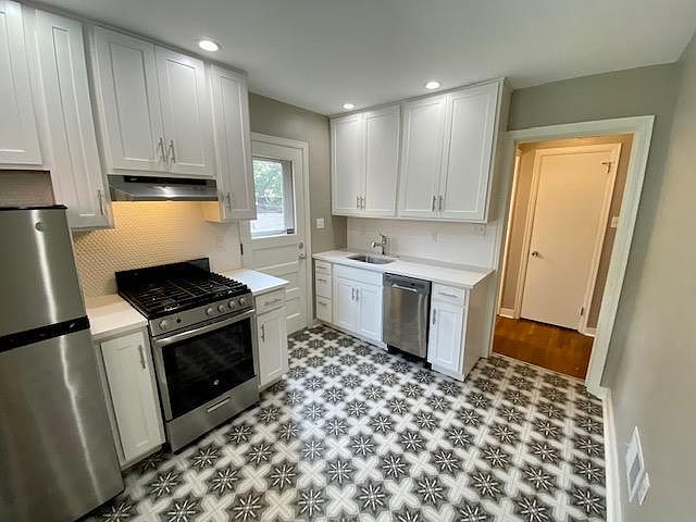 Retro style Eat-in Kitchen