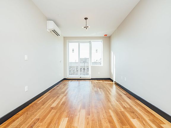 4th image of 2825 Snyder Ave #4BB