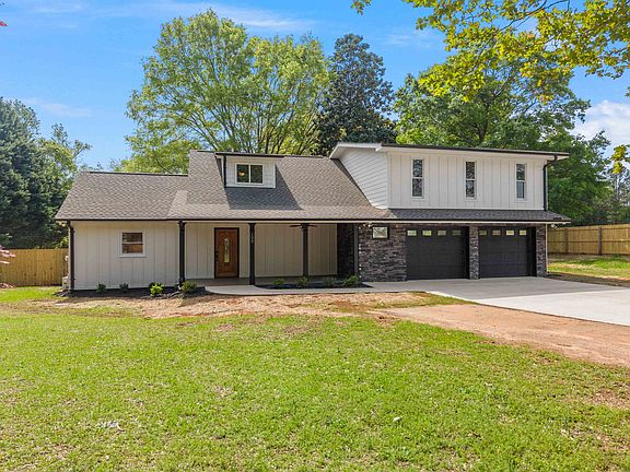 4th image of 100 Brandon Dr