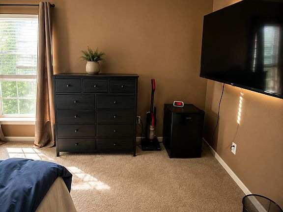 3rd image of 1592 Pressley Ln #4