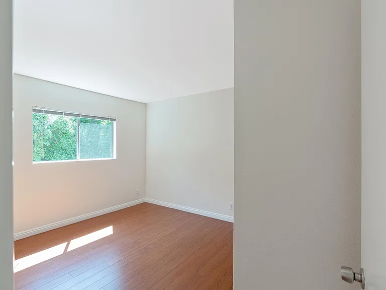 Unit 12: guest bedroom