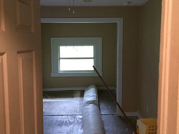 2nd image of 1 Broad St