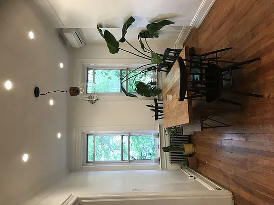 Rented by Evergreen Realty & Investments | media 28