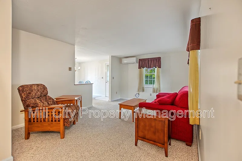 2 bed, 1.5 bath, 1036 sqft, $2,500 — Photo 3