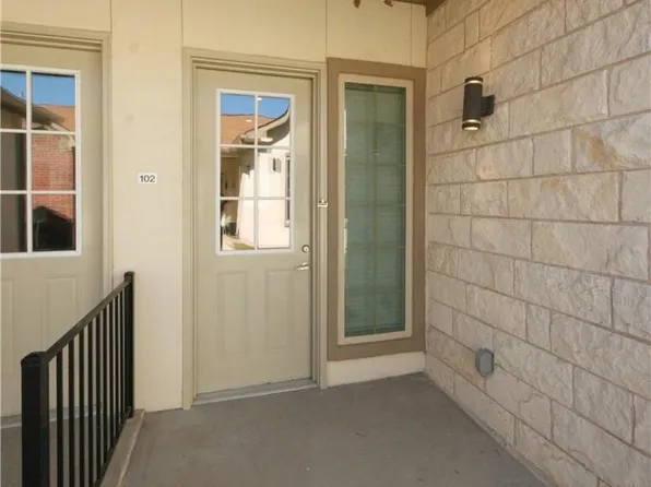 2400 Louis Henna Blvd #108, Round Rock, TX 78664